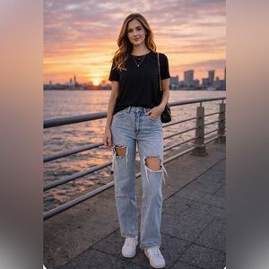 WeWoreWhat, distressed light wash size 25. Soft, chic, urban